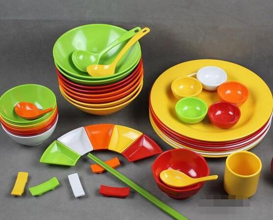 别让餐具“下毒”！一文读懂食品接触材料安全，选购避坑全攻略!